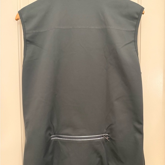 Women's Windproof Vest Outerwear Gray 6 Pockets & Reflective Design Size Large - Picture 5 of 16